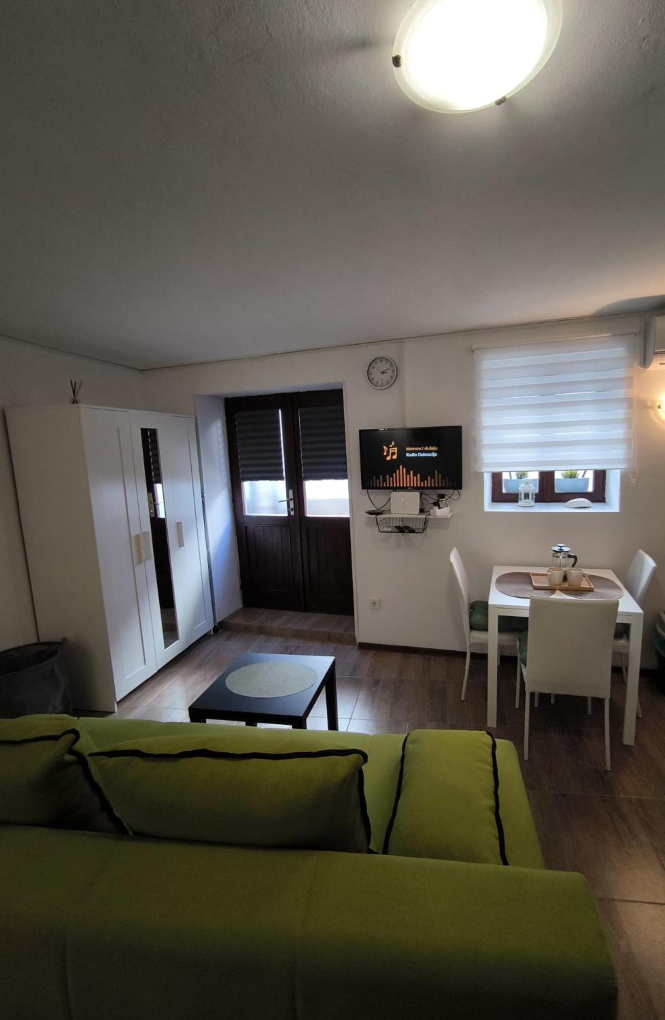 Studio Apartman Nona Angela-Valun Cres Exterior photo